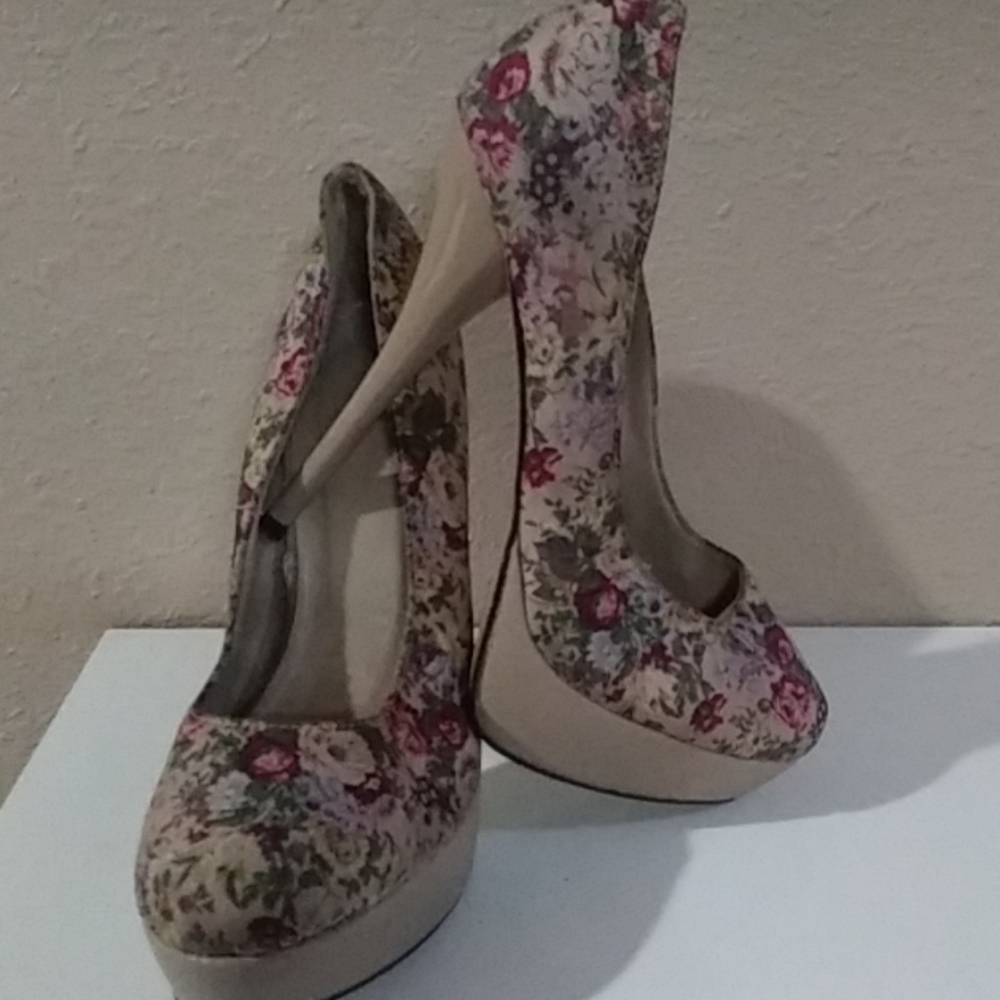 Floral Pattern Stiletto Pumps